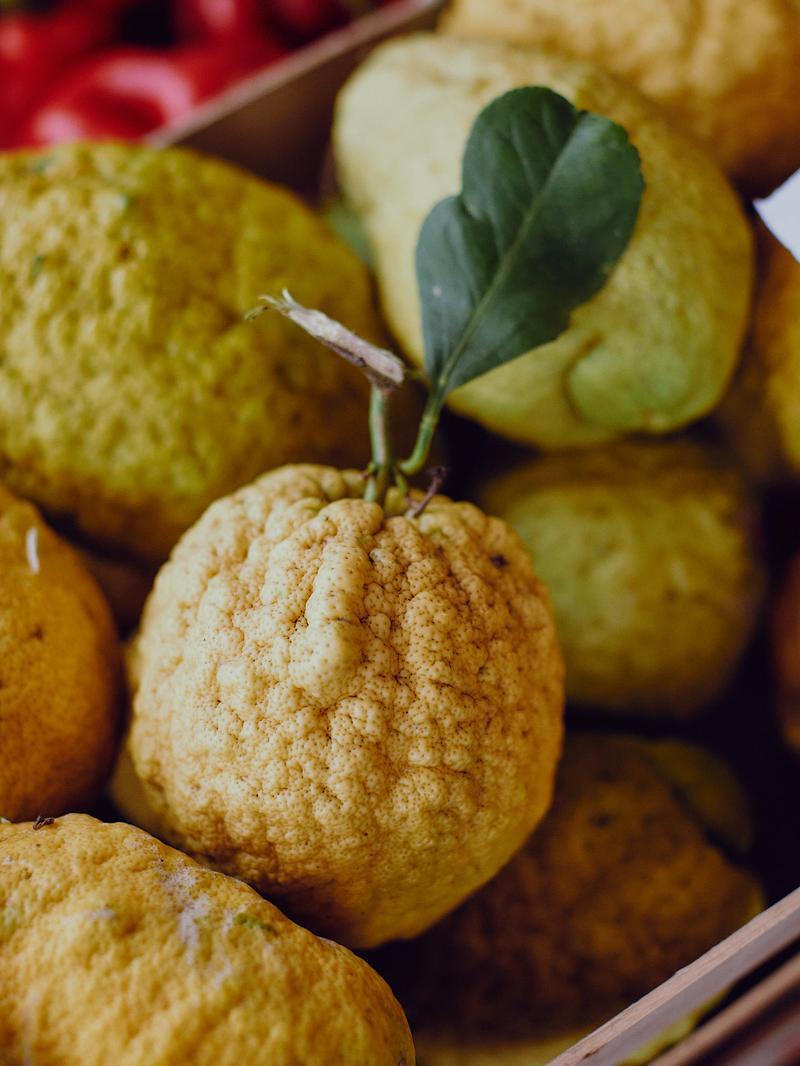 Sizilianische Zitronen auf dem Markt – Reisereportage für die ADAC Motorwelt